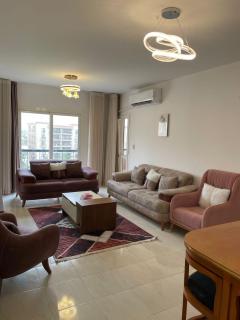 Cozy 3BR Stay in Rehab City - Il Cairo - 0