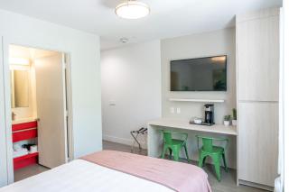 7130 Costa Boutique - 1