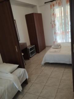 Eleni Kandilari Rooms - Kokkino Nero - 7