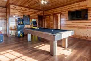 Pet-friendly, Pool, Game Room, Hot Tub, Theater - 5