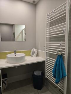 Chambres avec salle de bain et cuisine partagées - Vals-les-Bains - 9