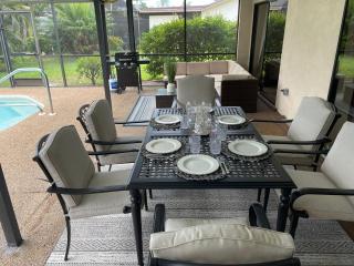 Pool home with a new sparkling pool, close to beach, lovely lake view - Naples - 1