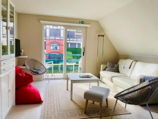 Chateau Petit Sable 0101 - Le Coq - 1