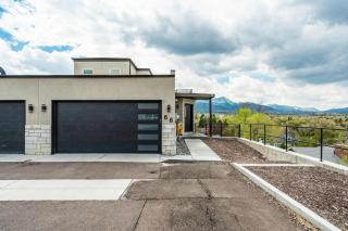 The Overlook Luxury Rooftop Retreat by Broadmoor - 3