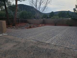 Robin's Red Rock Getaway Suite A - 1