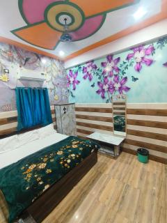K D Dham Hotel - Near Prem Mandir - 9