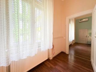 Stylish Central 1BR Apt - Flora's House - Budapest - 3