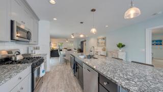 Pet-Friendly Pool Bayside Coastal Cottage - Town Bank - 8
