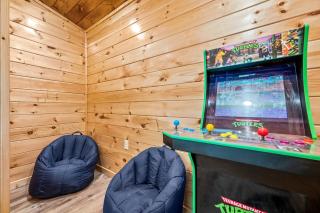 Rustic Modern Mountain Cabin by Avada Properties - Pigeon Forge - 7