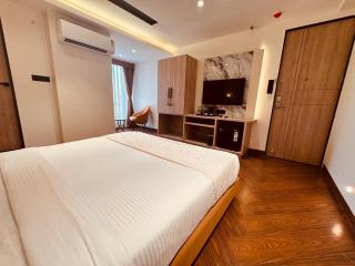 Hotel Mumbai House Vijay Nagar Nr Brilliant Convention Center - 6