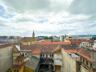 Cozy 1BR Apt with City Skyline View - Purple Skyline - Budapest - 9