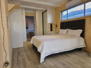 Cozy Calm Apartment with Pool - - 6
