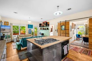 Eclectic 3 Bedroom Block from South Congress - Austin - 5