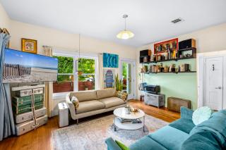 Eclectic 3 Bedroom Block from South Congress - Austin - 1