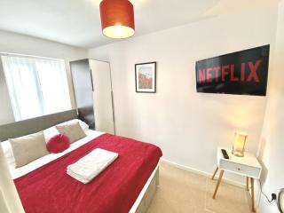 Nested 4-Bedroom retreat in Walsall with 3 Bathrooms, Sleeps 9 - Walsall - 2