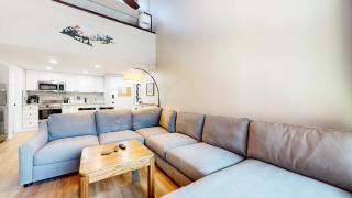 Mammoth Getaway - Chic Condo - 7