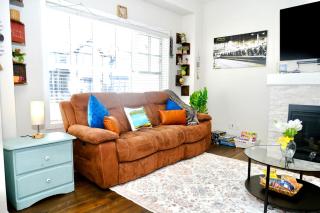 Mahogany 3 Level Family Holiday Retreat with King Bed AC BBQ - 6