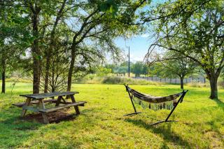 2br Texas Countryside Home w Hot Tub - Marble Falls - 6