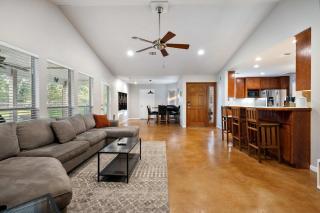 2br Texas Countryside Home w Hot Tub - Marble Falls - 3