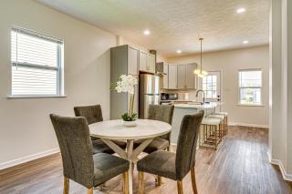 2 Mi to Mass Ave Indianapolis Townhome Near Parks - 0