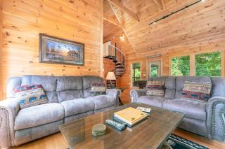 A Suite Mountain Retreat, free tickets, no catch! - Pigeon Forge - 7