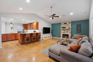 Pet-Friendly Marble Falls Home w Hot Tub - Marble Falls - 3