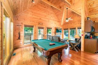 A Suite Mountain Retreat, free tickets, no catch! - Pigeon Forge - 3