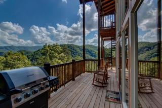 Bare Fu't Chateau, free tickets, no catch! - Pigeon Forge - 0