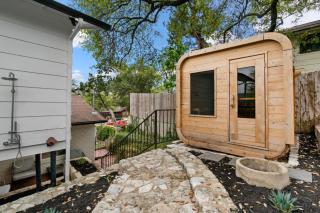 4 bedroom near SoCo with a Sauna - Austin - 0