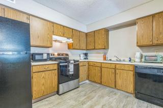 Rosehill Pointe 197 I Spacious 1 Bed 1 Bath - Lenexa - 1