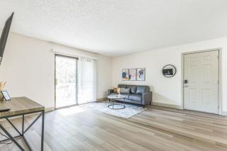 Rosehill Pointe 179 I Spacious 2 Bed 1 Bath - Lenexa - 1