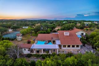7br Home w Pool - Perfect for Family Reunions - Spicewood - 0