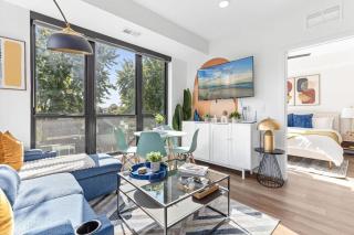 Lux 2BD Gym Rooftop Street Parking by DT UMN - 0