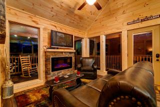 A Cozy Mountain Hideaway, free tickets, no catch! - Sevierville - 7