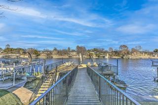 Waterfront Family Home for 12 w Deck & Lake Views - Kingsland - 7