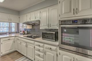 Waterfront Family Home for 12 w Deck & Lake Views - Kingsland - 6