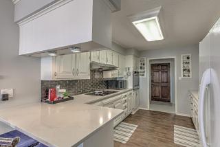 Waterfront Family Home for 12 w Deck & Lake Views - Kingsland - 3