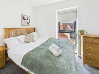 Contemporary 2 bed City Centre - 1