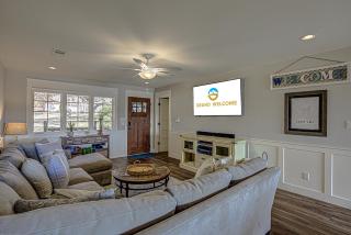 Lakefront Family Home for 12 w Picturesque Views & Patio - Granite Shoals - 5