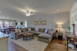 Lakefront Family Home for 12 w Picturesque Views & Patio - Granite Shoals - 3
