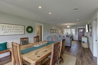 Lakefront Family Home for 12 w Picturesque Views & Patio - Granite Shoals - 2