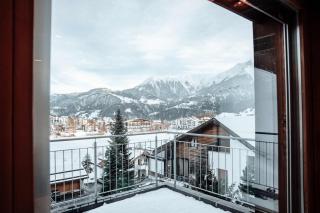Stylish Lakeview Apartment Balcony & Free Parking - Laax - 0