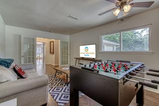 Trendy 3 BDR Located in SoLa - Austin - 9