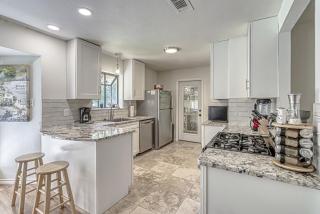Trendy 3 BDR Located in SoLa - Austin - 7