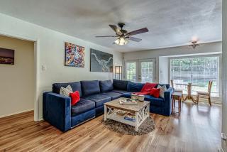 Trendy 3 BDR Located in SoLa - Austin - 8