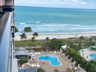 Sabrinas 2BR Modern Beachfront Condo - 8