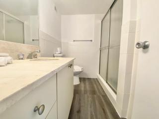 Sabrinas 2BR Modern Beachfront Condo - 4