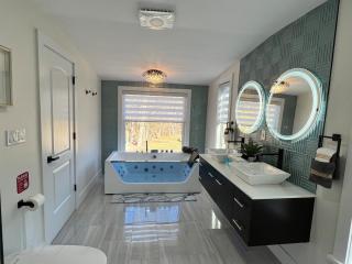Catskills Escape! Hot Tub, Massage Chairs & Games - Round Top - 5