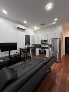 Modern Comfort 2BR Haven shared with the host - 7