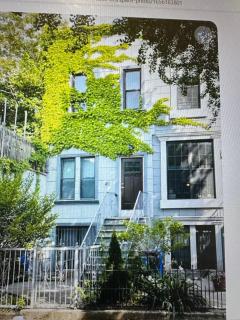 Modern Comfort 2BR Haven shared with the host - 6